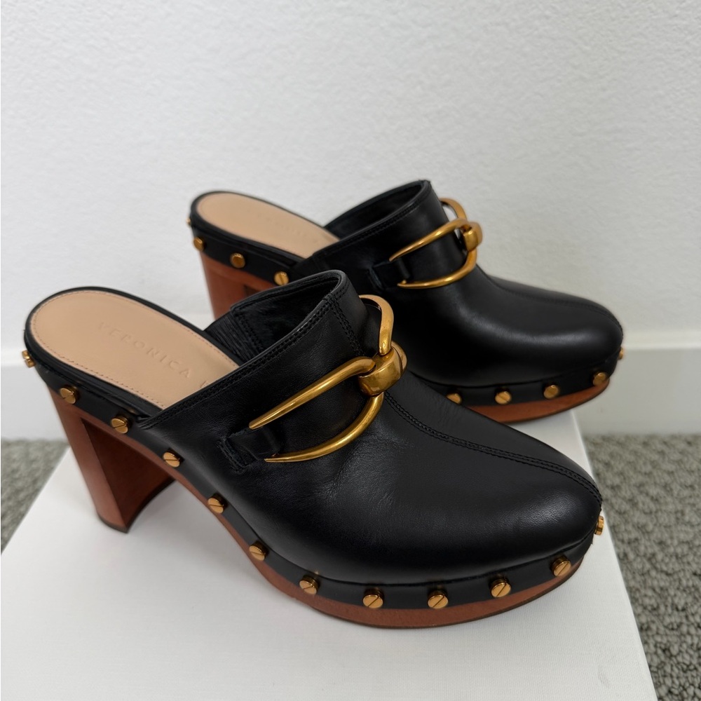 Black and Gold Women's Heeled Mules